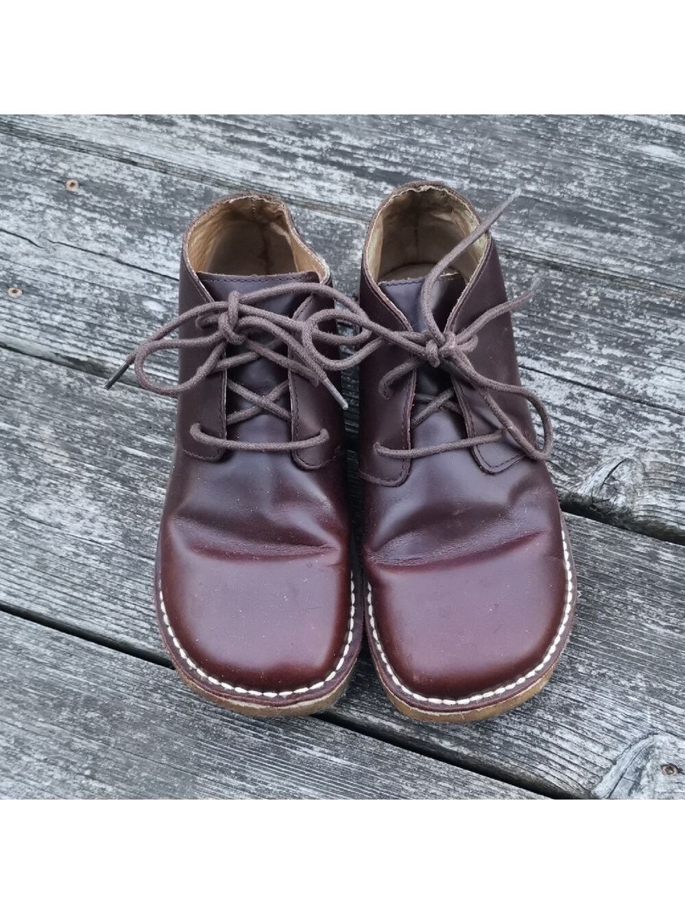 Roots unisex kids chukka desert boot intribe leather brown. Size 5